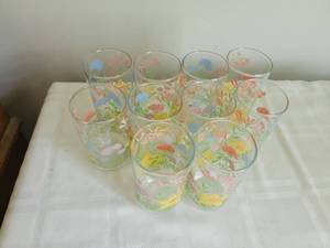 lot 13 image: Corelle Meadow Pattern Glasses