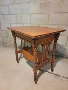 lot 59 image: Eastlake Vintage Parlor Table