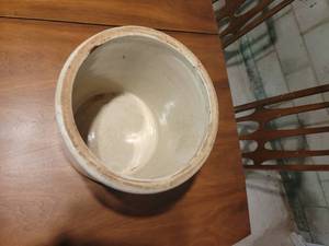 lot 25 image: Redwing Number 5 Crock