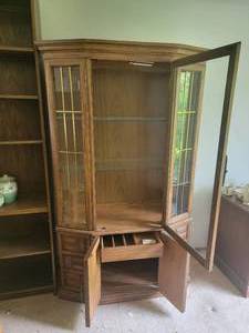 lot 31 image: Contemporary Oak China Cabinet