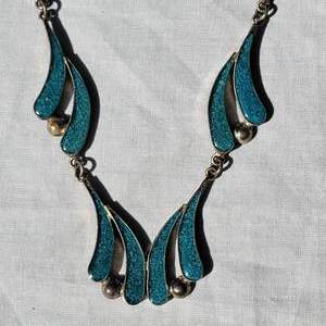 lot 92 image: Onyx and Turquoise Alpaca Silver Necklace