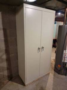 lot 69C image: Metal Storage Cabinet Pair C
