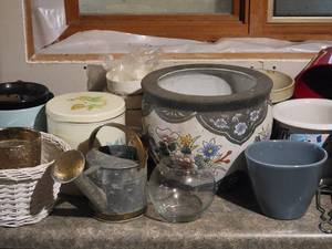 lot 133 image: Green Thumbs Flower Pot Collection