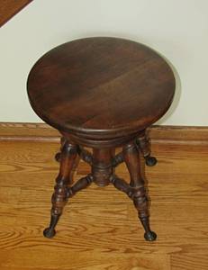 lot 29 image: AntiquePiano Stool