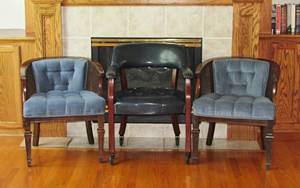 lot 33 image: Chair trio