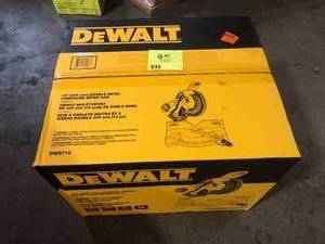 DEWALT 15 Amp Corded 12 in. Compound Double Bevel Miter Saw Customer Returns See Pictures