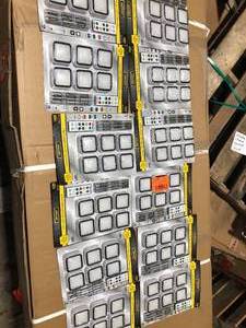 Lot of Defiant 40 Lumens Accent Light Combo with Remote Control (6-Pack)  Customer Returns See Pictures