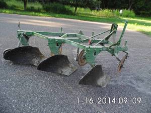 lot 2 image: John Deere 45 farming cultivator...