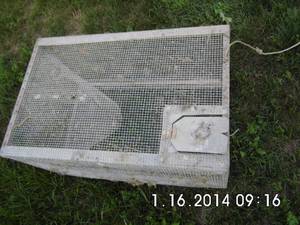 lot 7 image: Large rectangular wire minnow live trap