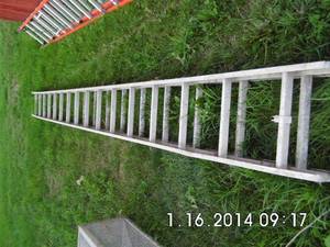 lot 8 image: Aluminum extension ladder
