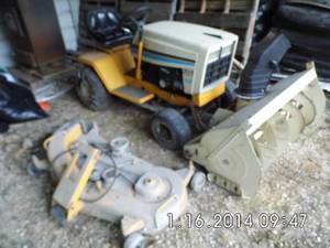 lot 13 image: Cub Cadet 1430 lawn tractor.