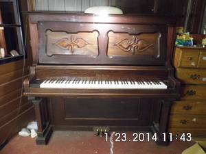 lot 225 image: The Early Fort Dodge, Piano