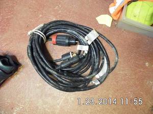 lot 229 image: heavy duty 240v power cord