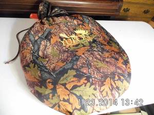 lot 236 image: Round Portable Hunting Blind