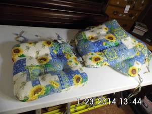 lot 237 image: 5 Sunflower Tie On Cushions