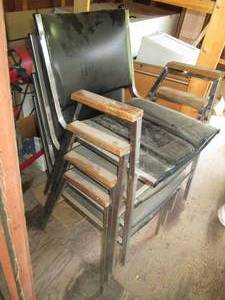 lot 318 image: Set of 4 stackable office chairs