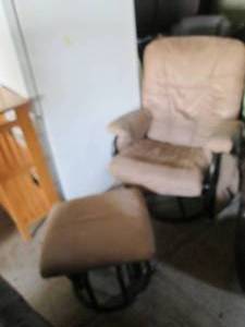 lot 106 image: Tan Microfiber rockingSwivel chair