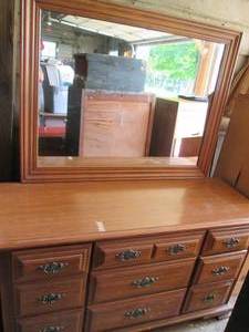 lot 112 image: Extremely heavy vintage 9-drawer dresser