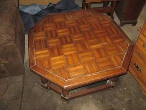 lot 117 image: Unique Vintage wood Octagon coffee table