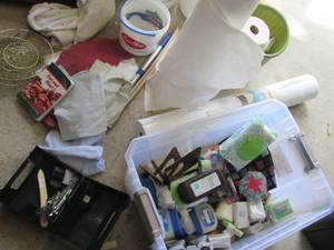 lot 153 image: Covered tote full of personal care and more