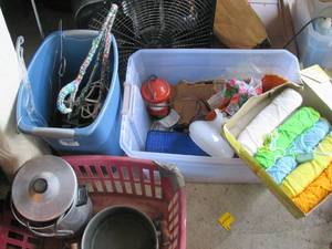lot 155 image: Covered tote with assorted household supplies