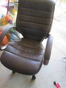 lot 180 image: Fully adjustable padded rolling office chair