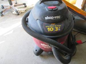 lot 181 image: 10-gallon 3.5hp shop vac on wheels