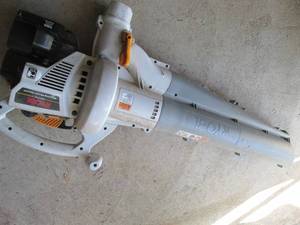 lot 182 image: Ryobi gas powered mulching blower