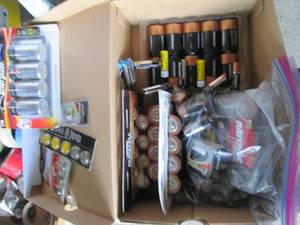 lot 184 image: Shoebox full of batteries