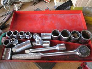 lot 190 image: 12 drive ratchet and SAE Socket set