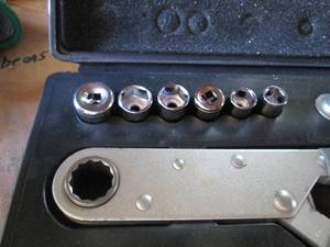 lot 191 image: 14 drive Pass-through socket and screwdriver bit set