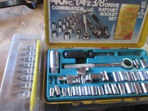 lot 31 image: 40pc 14 & 38 drive ratchet socket set