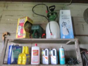 lot 51 image: Content of shelf