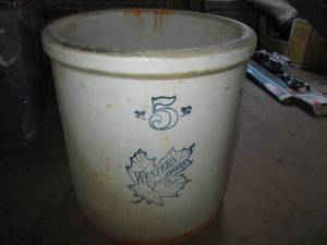 lot 67 image: Vintage 5-gallon Western Stoneware Crock