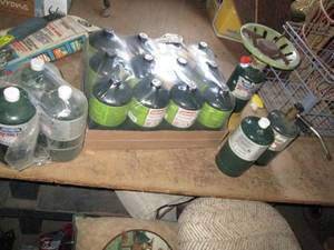 lot 69 image: 18-1lb propane cylinders,