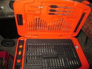 lot 84 image: Black and Decker drill and screwdriver bits