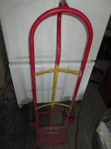 lot 88 image: Heavy duty 2-wheel moving dolly