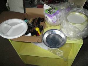 lot 91 image: Yellow storage shelf, plus