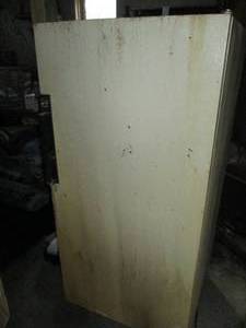 lot 93 image: Amana standing freezer