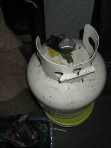 lot 356 image: Full 20lb propane cylinder, plus