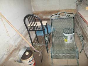 lot 372 image: Patio chair, shovel and other treasures