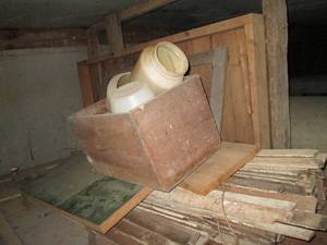 lot 375 image: Lot of wood plastic containers and more