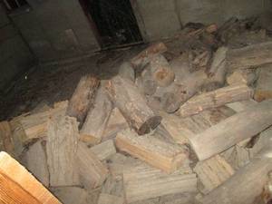 lot 395 image: Lot of firewood