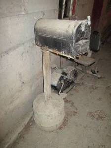 lot 411 image: Mailbox on a post