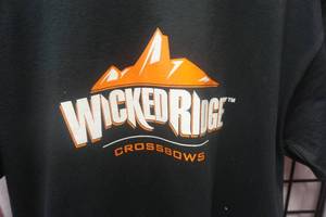lot 16 image: Wicked Ridge Cross Bows Themed T-Shirt