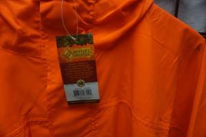 lot 19 image: Hunters Advantage Brand Light Duty Blaze Orange Wind BreakerRain Jacket Hoodie With Full Zipper