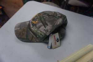lot 20 image: Ten Point Cross Bows Baseball Cap