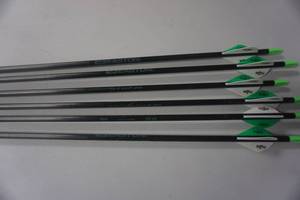lot 49 image: 6 - Easton Carbon Storm Arrows