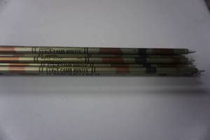 lot 53 image: 12 - Easton Camo Hunter XX75 Aluminum Arrows With Nocks and Inserts