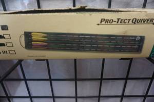 lot 64 image: Protect Brand 4 ArrowBolt Quiver 37